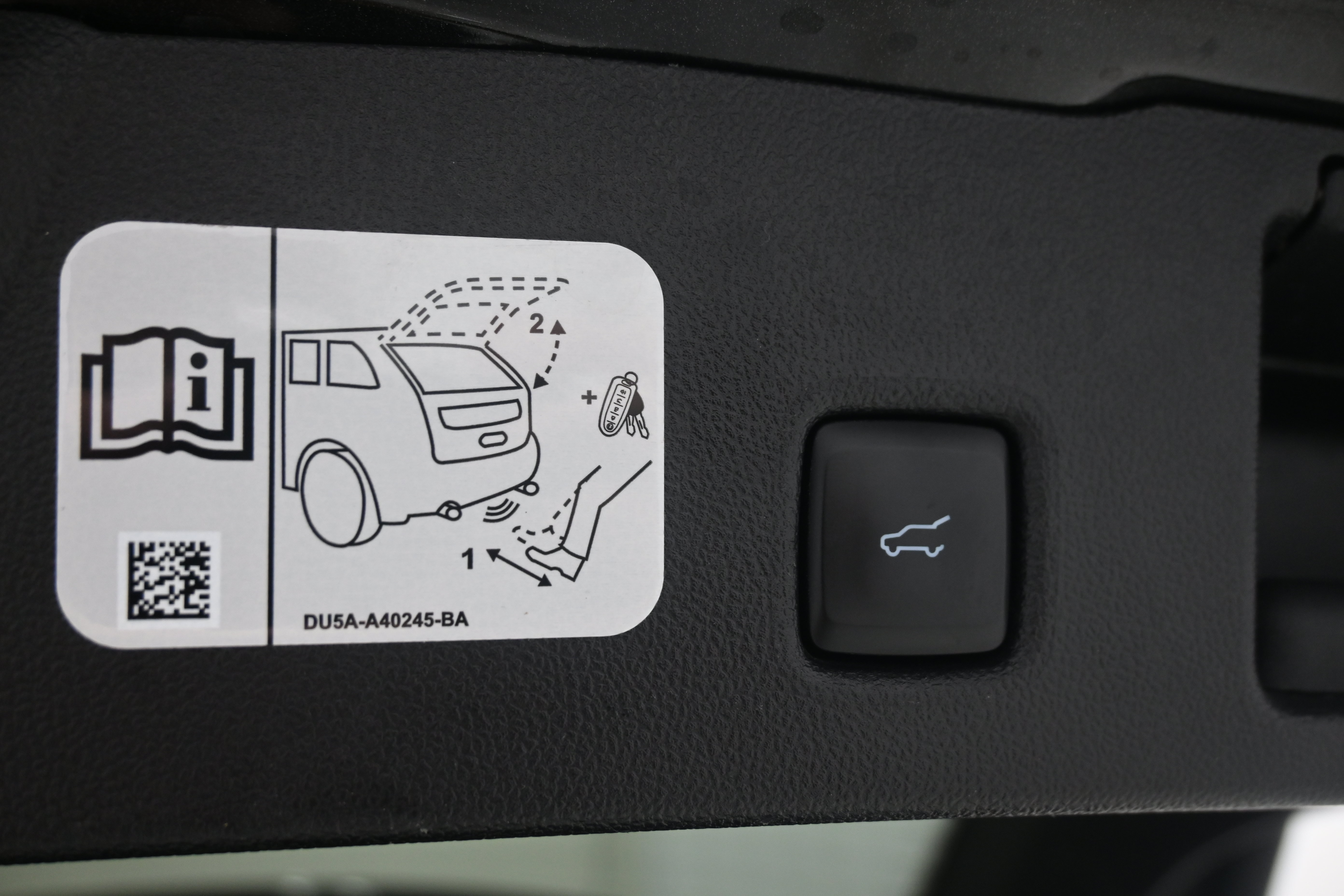 Used 2020 Ford Escape Titanium AWD/4WD image 35
