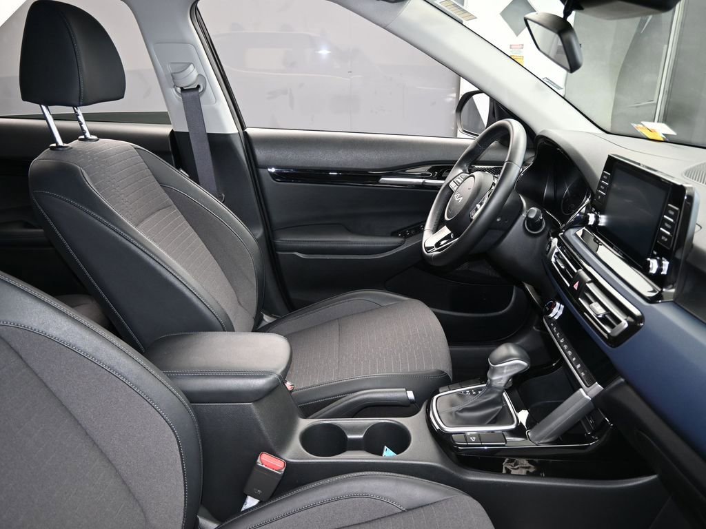 Used 2023 Kia Seltos S image 38