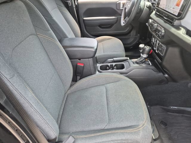 Used 2024 Jeep Gladiator Sport AWD/4WD image 25