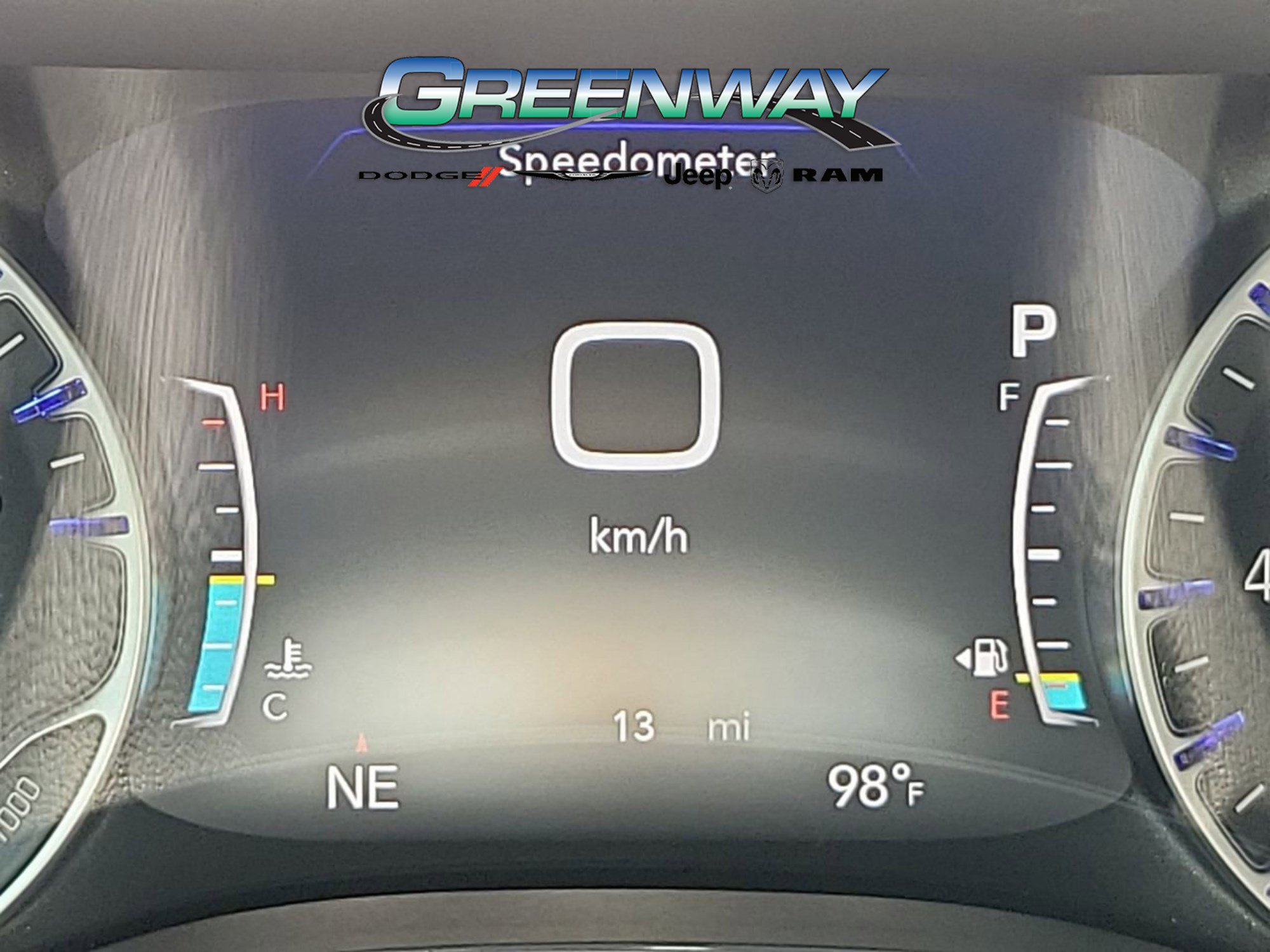 New 2025 Chrysler Pacifica Select w/ Uconnect Theater Family Group image 32