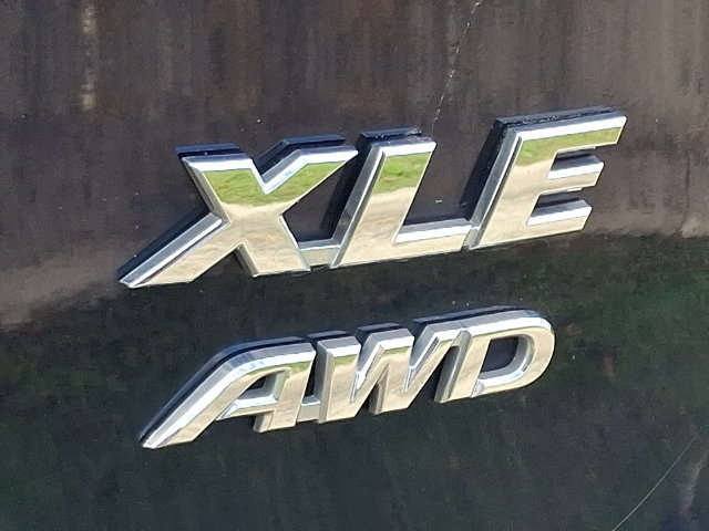 Used 2025 Toyota RAV4 XLE AWD/4WD image 30