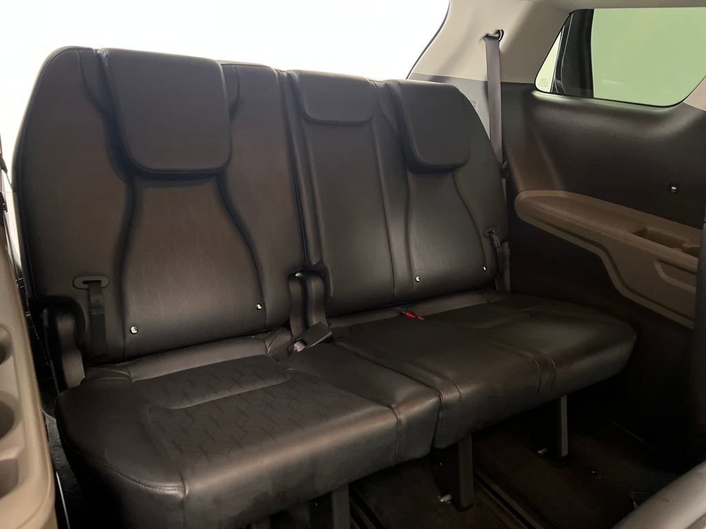 Used 2025 Kia Carnival image 32