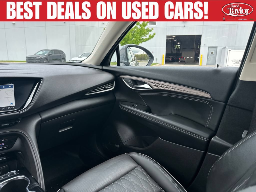 Used 2022 Buick Envision Avenir w/ Technology Package II FWD image 25