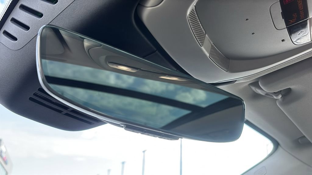 Certified 2025 Volvo XC60 B5 Plus AWD/4WD image 23