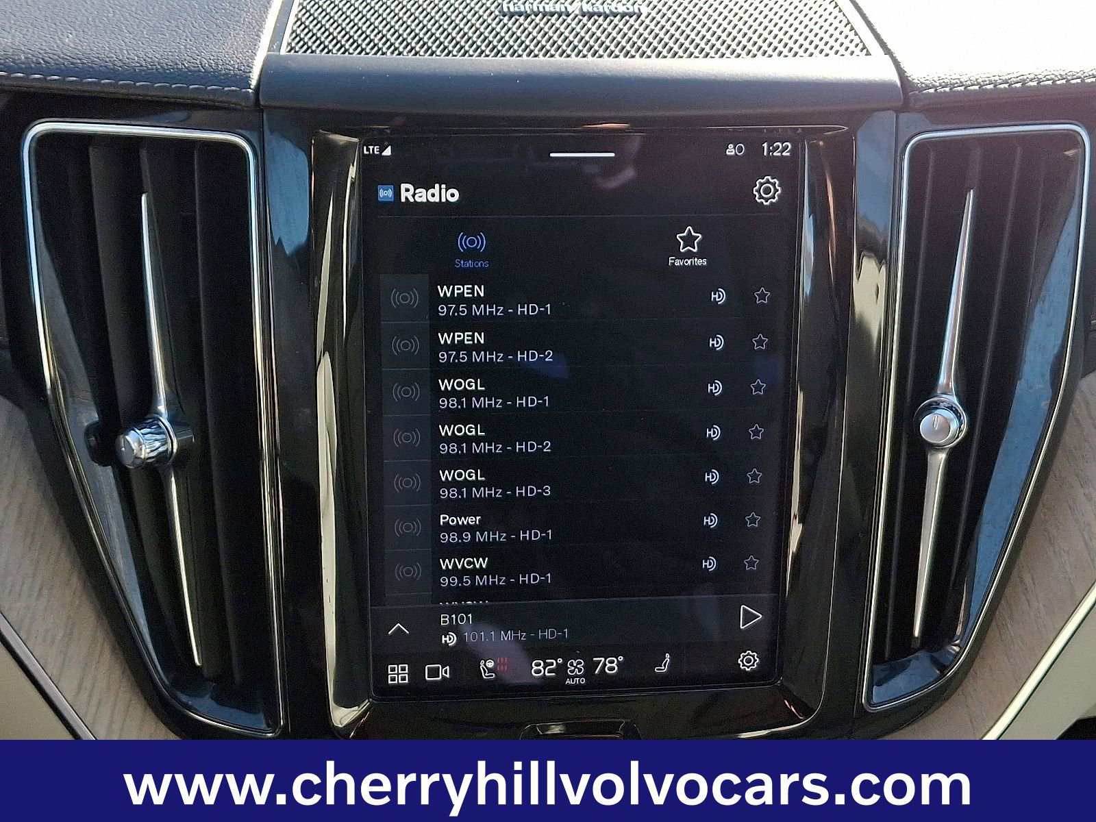 Certified 2022 Volvo XC60 B6 Inscription w/ Advanced Package image 18