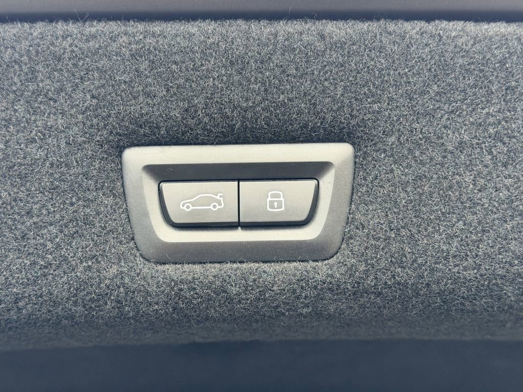 Used 2025 BMW i7 M70 image 14