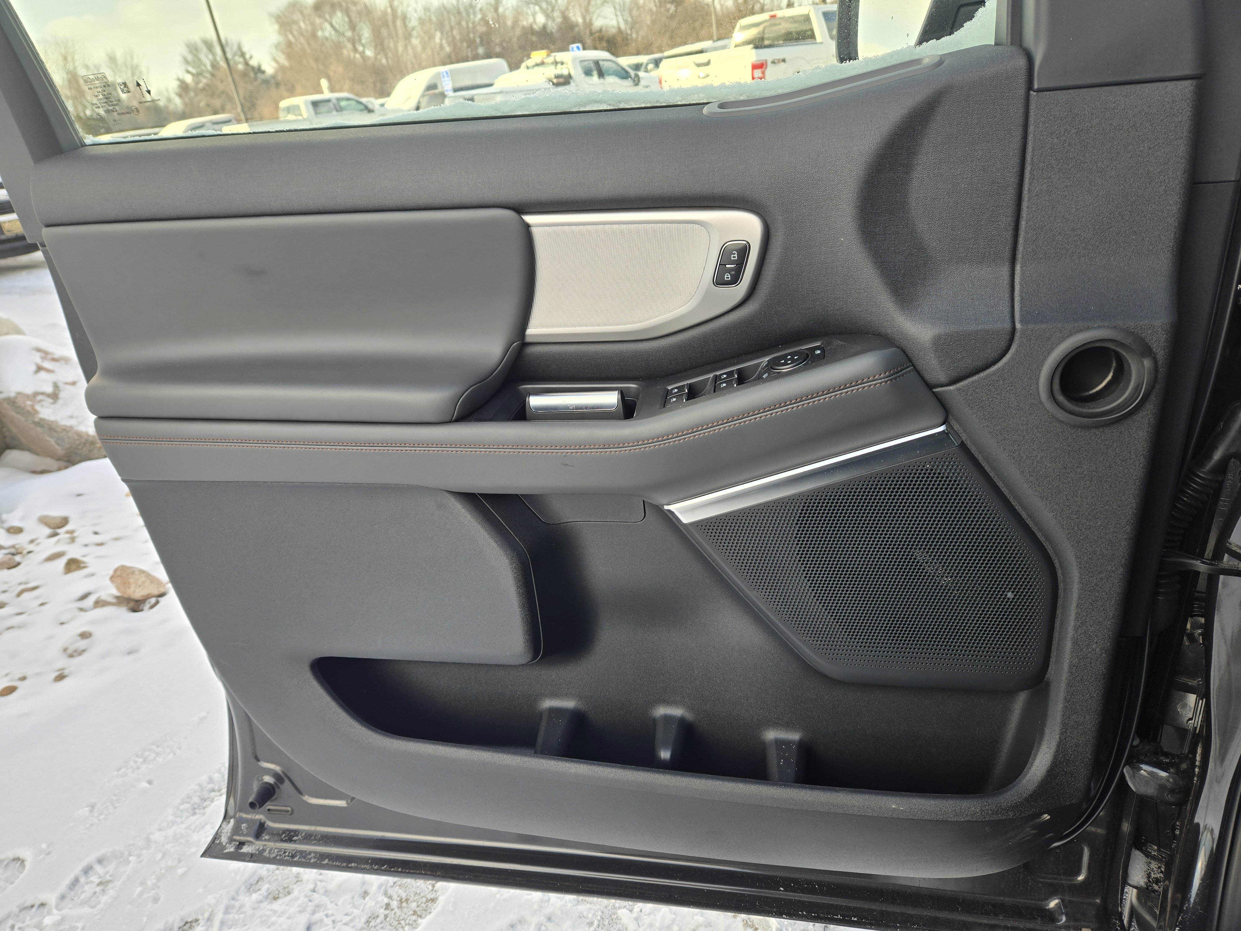 Used 2025 Ford Expedition Active image 21