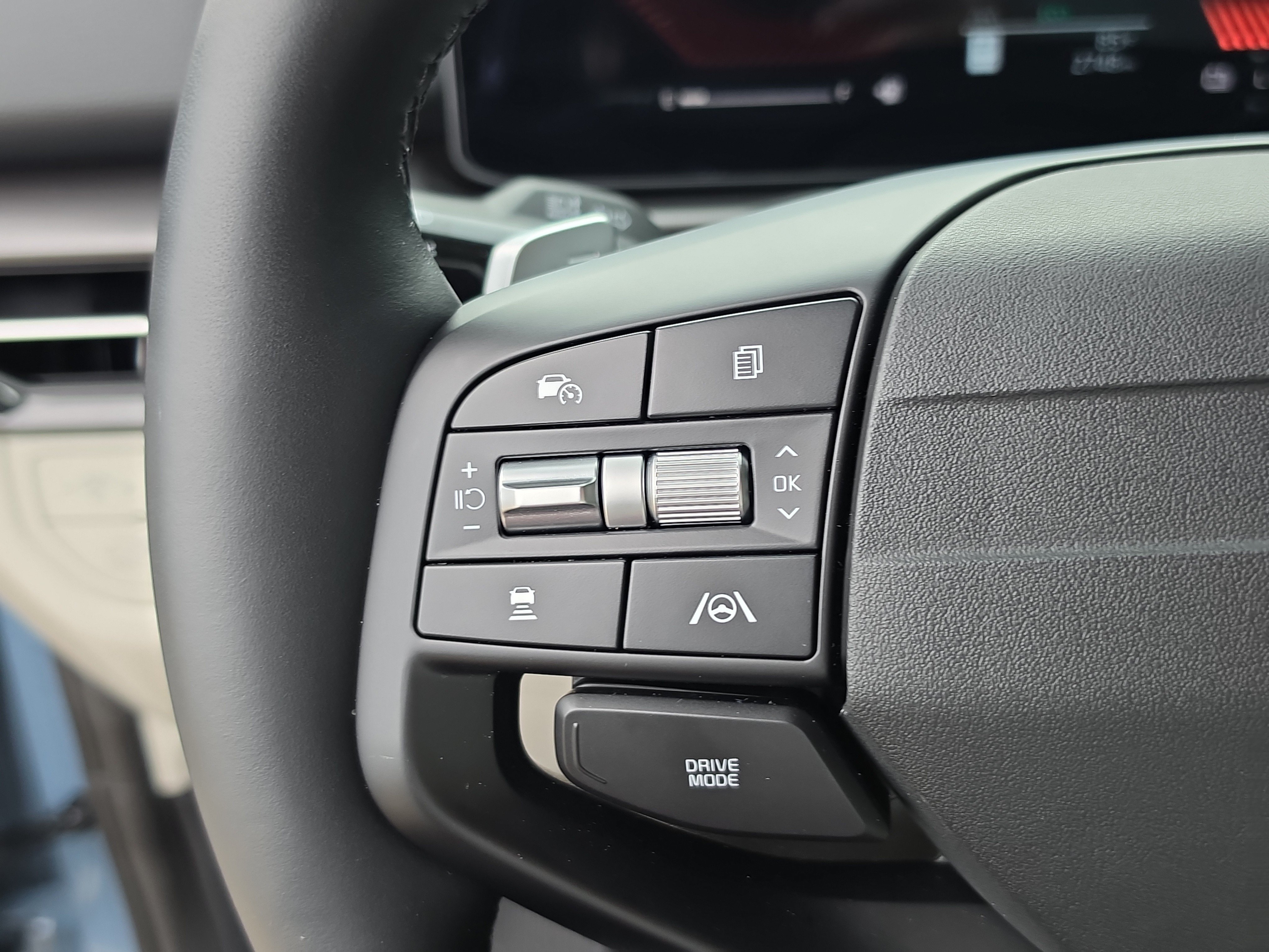Used 2026 Kia Sportage EX AWD/4WD image 30