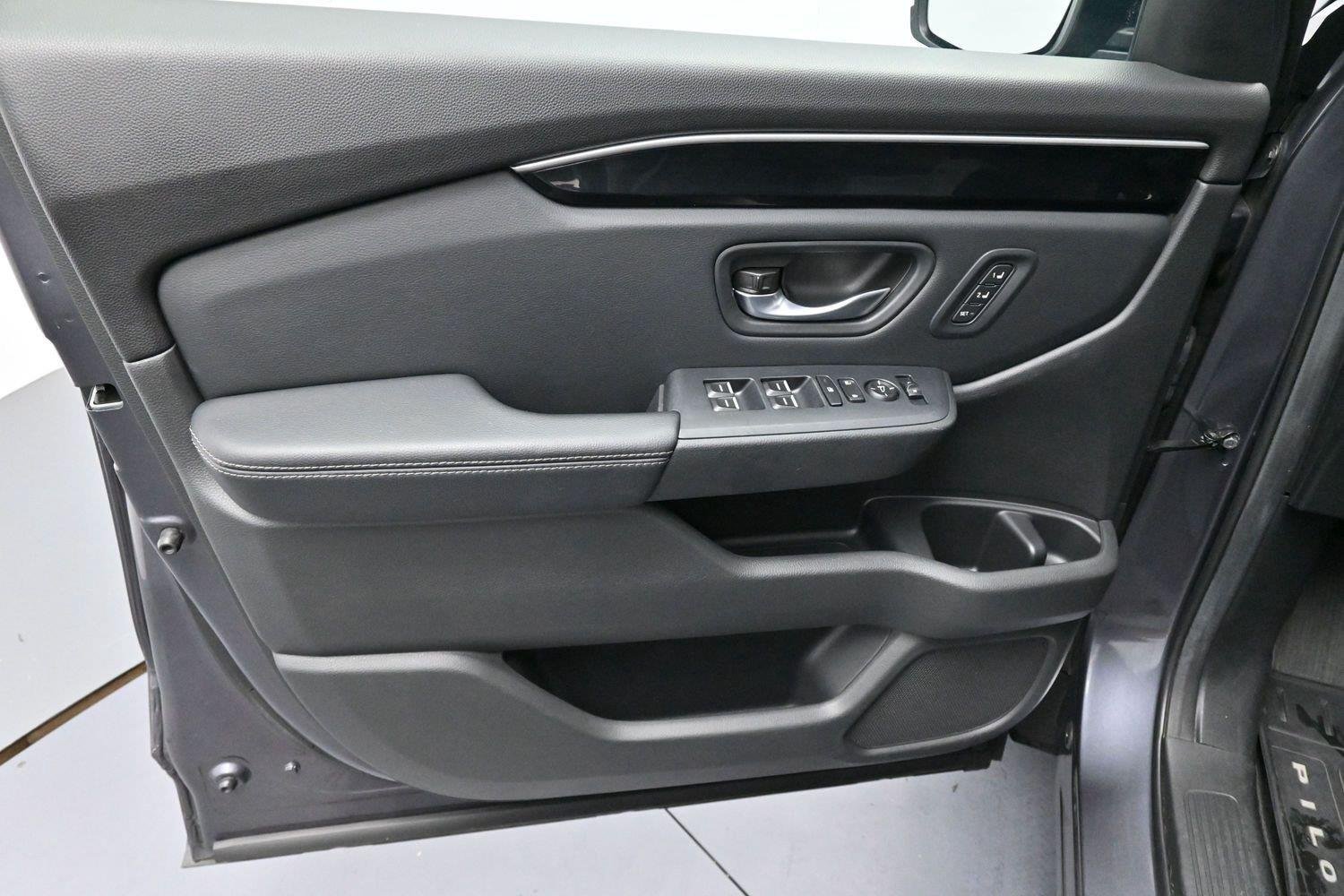 Used 2024 Honda Pilot Touring image 12