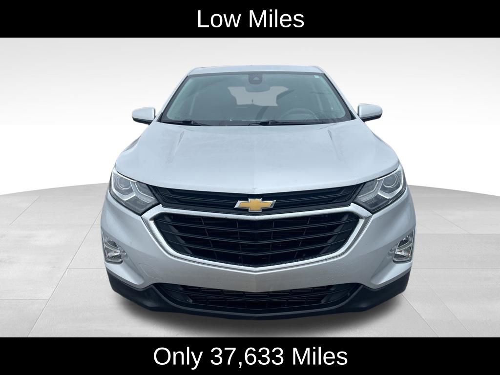 Used 2020 Chevrolet Equinox LT w/ Driver Convenience Package image 2