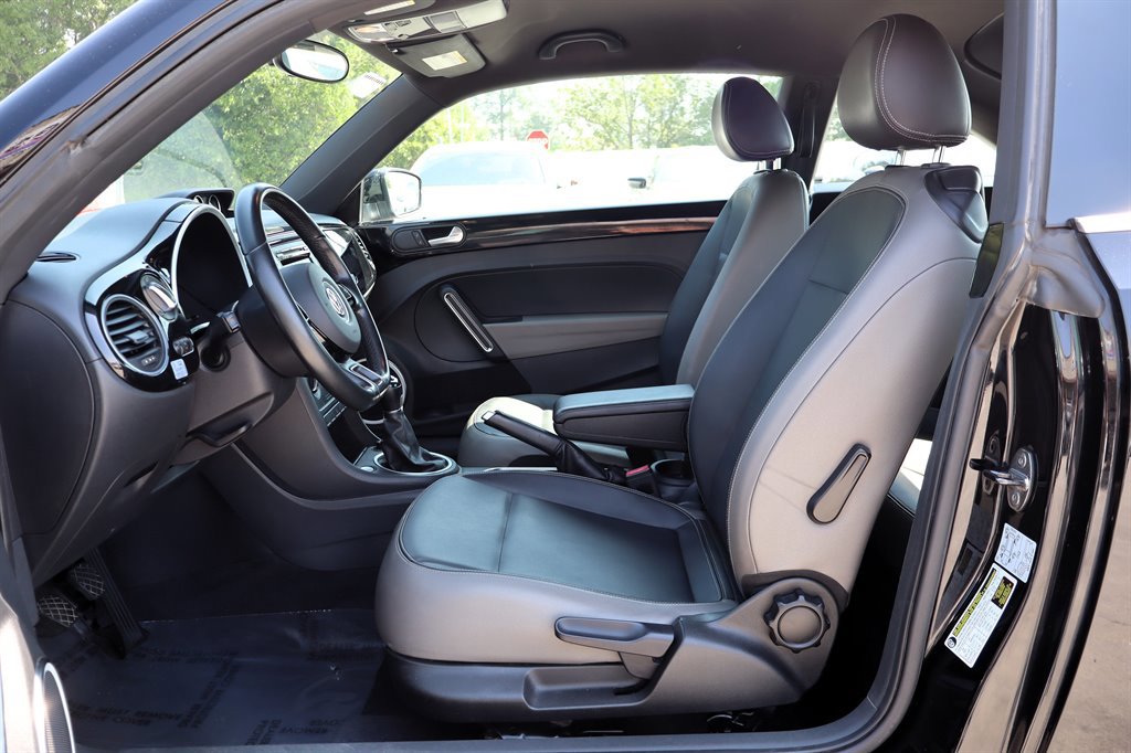 Used 2013 Volkswagen Beetle TDI FWD image 13