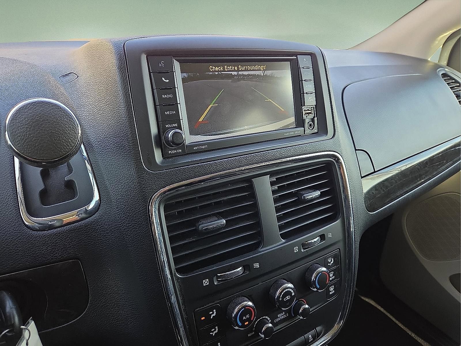 Used 2019 Dodge Grand Caravan SE image 17