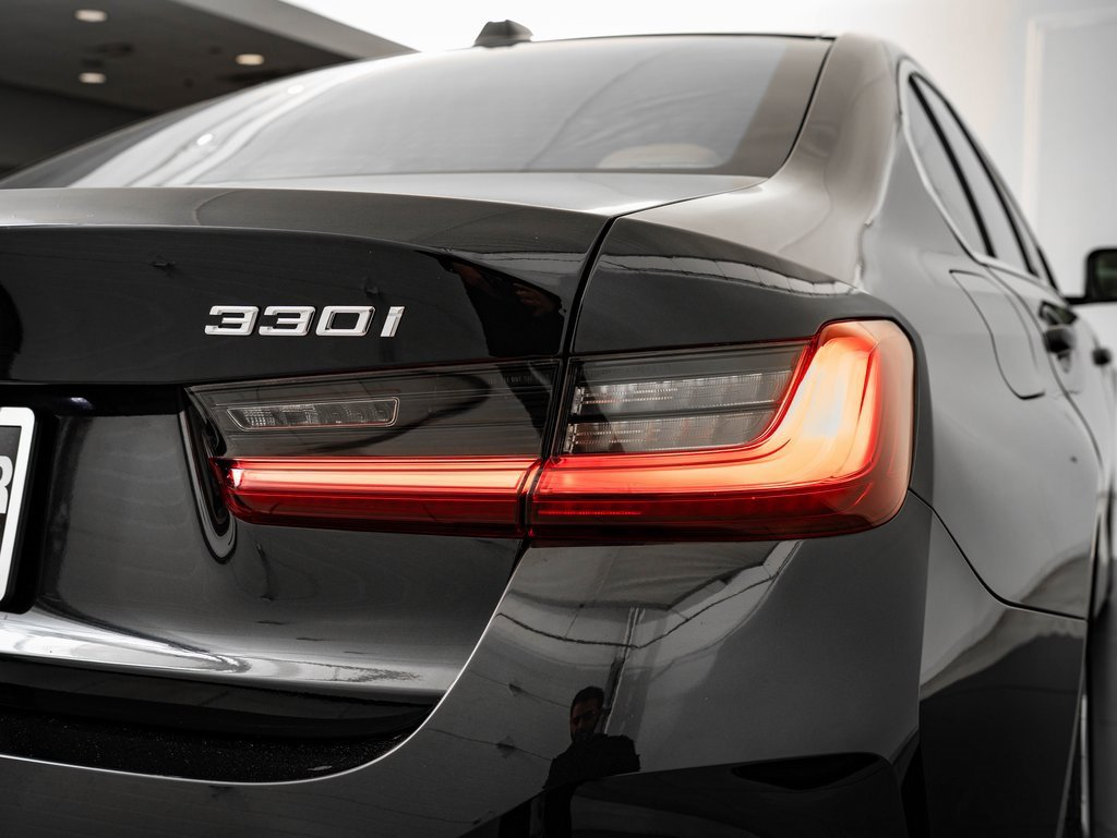 Used 2024 BMW 330i xDrive Sedan w/ Premium Package image 9