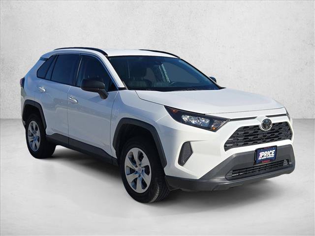 Used 2021 Toyota RAV4 LE FWD image 3