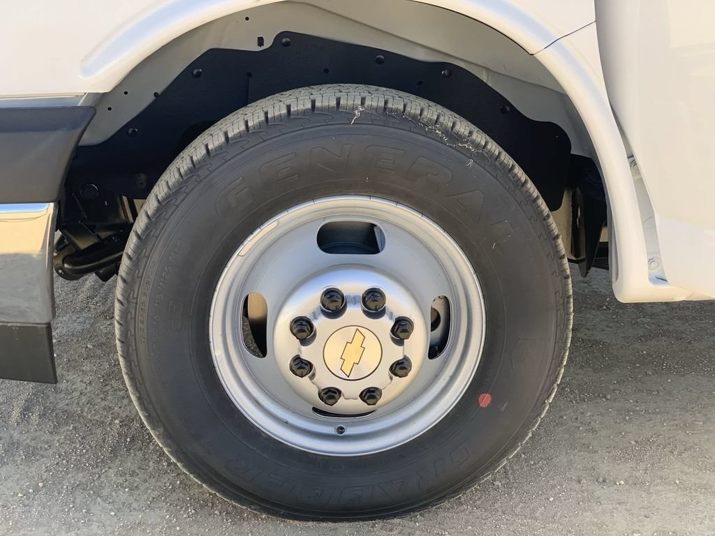 New 2026 Chevrolet Express 3500 w/ Power Convenience Package RWD image 31