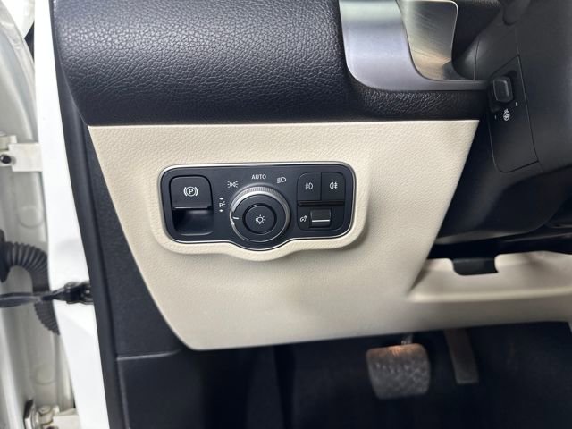 Used 2022 Mercedes-Benz GLB 250 4MATIC image 18