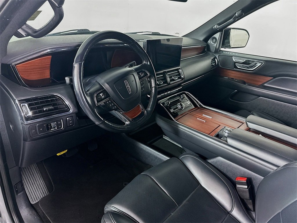 Used 2022 Lincoln Navigator L 4WD image 31