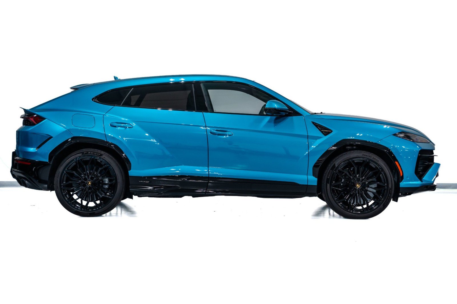 Used 2025 Lamborghini Urus SE AWD/4WD image 7
