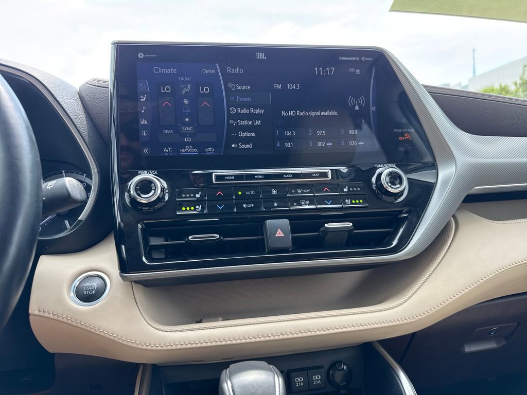 Used 2021 Toyota Highlander Platinum FWD image 21