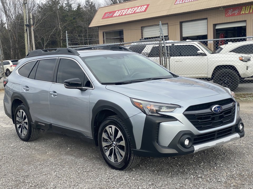 Used 2024 Subaru Outback Limited image 3