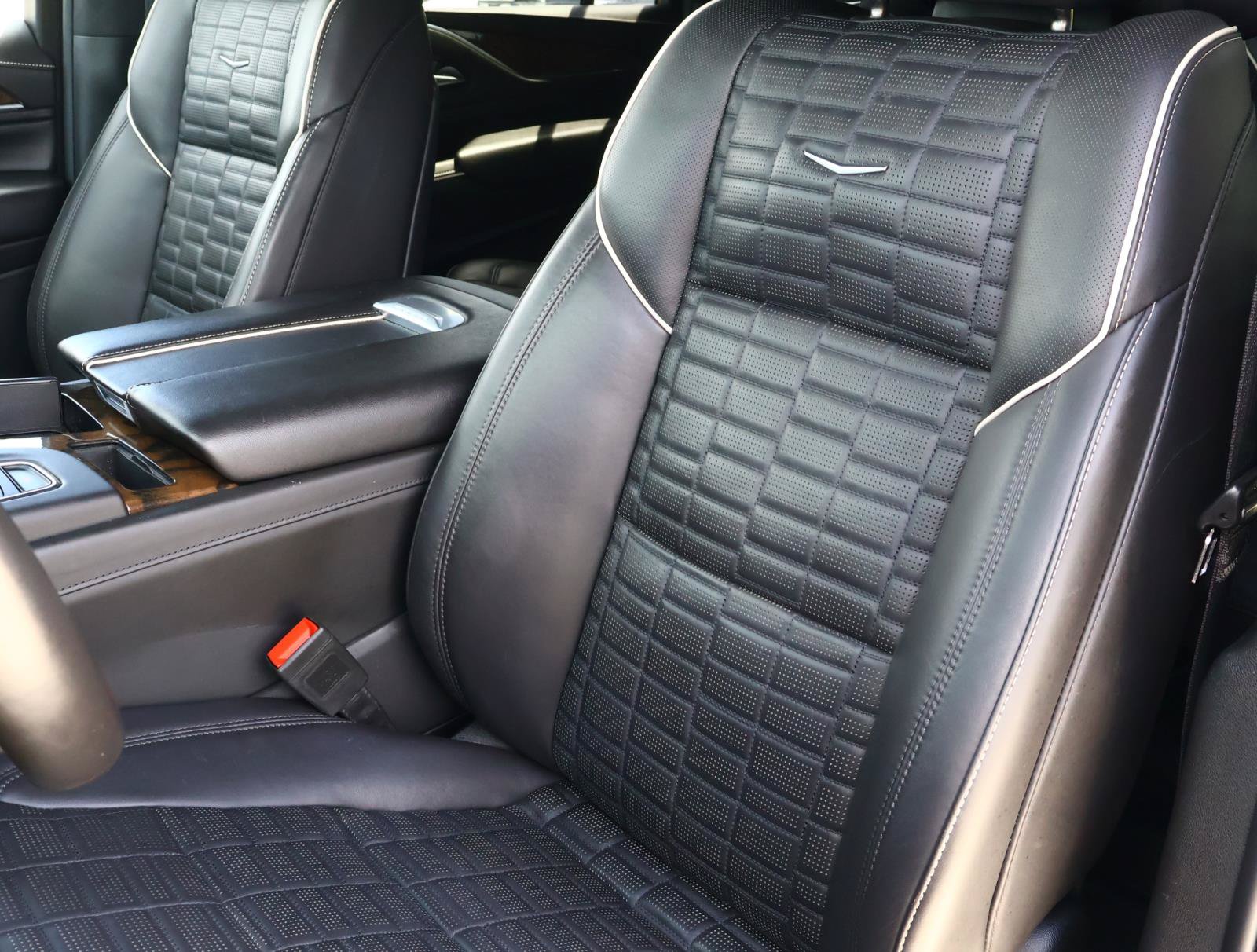 Used 2024 Cadillac Escalade ESV Premium Luxury Platinum AWD/4WD image 21