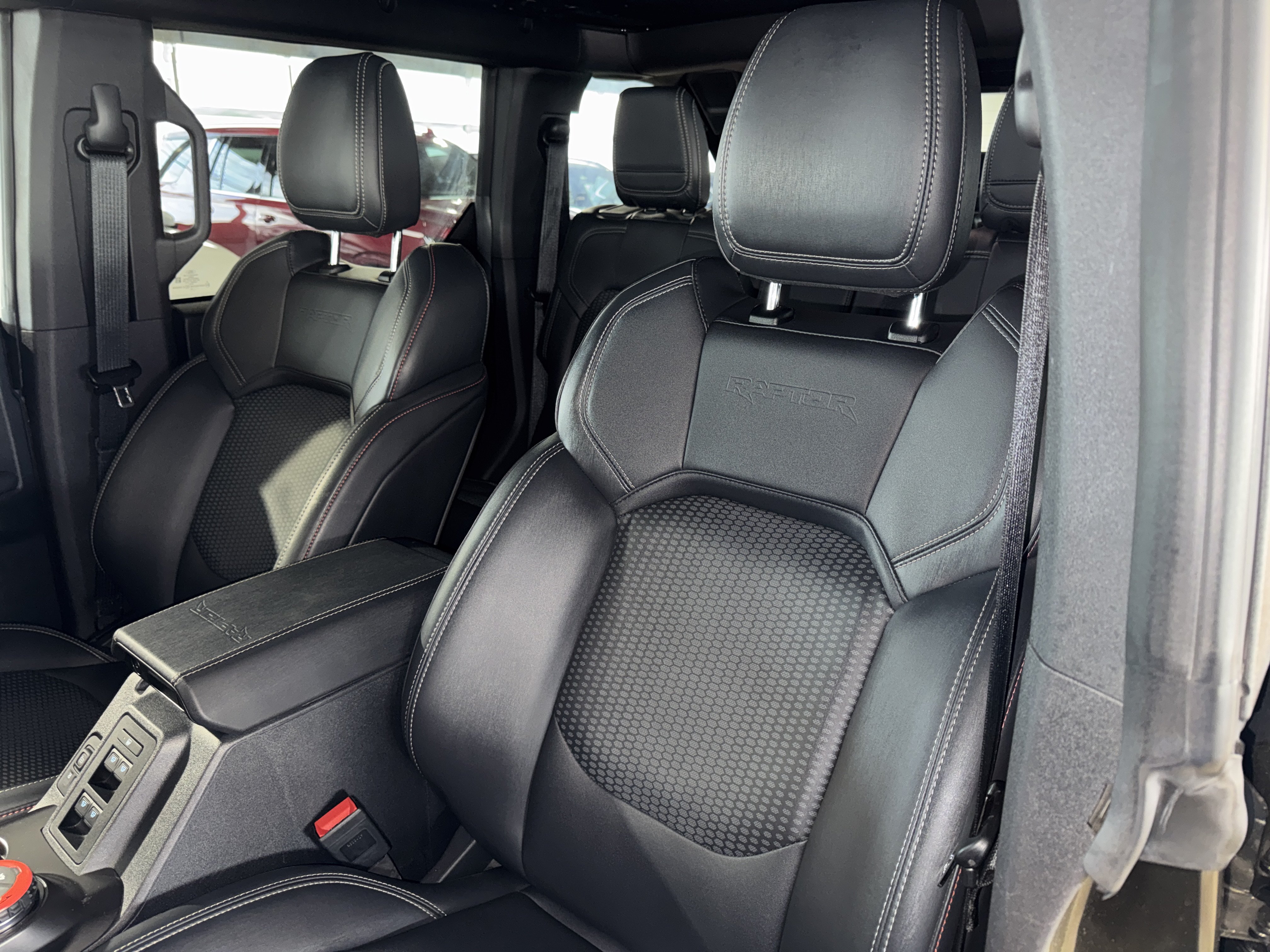 Used 2024 Ford Bronco Raptor AWD/4WD image 33