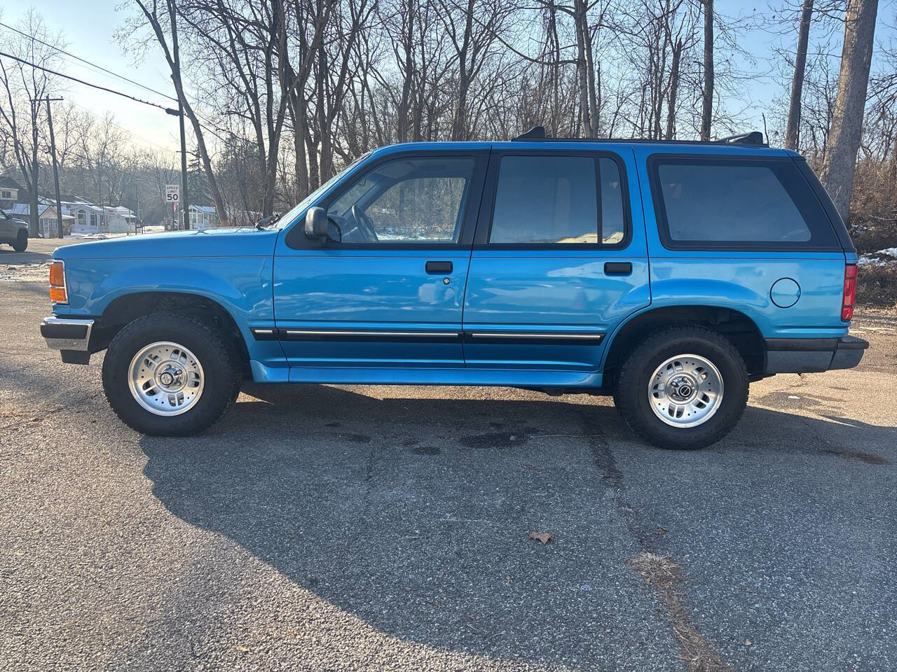 Used 1994 Ford Explorer XLT image 2