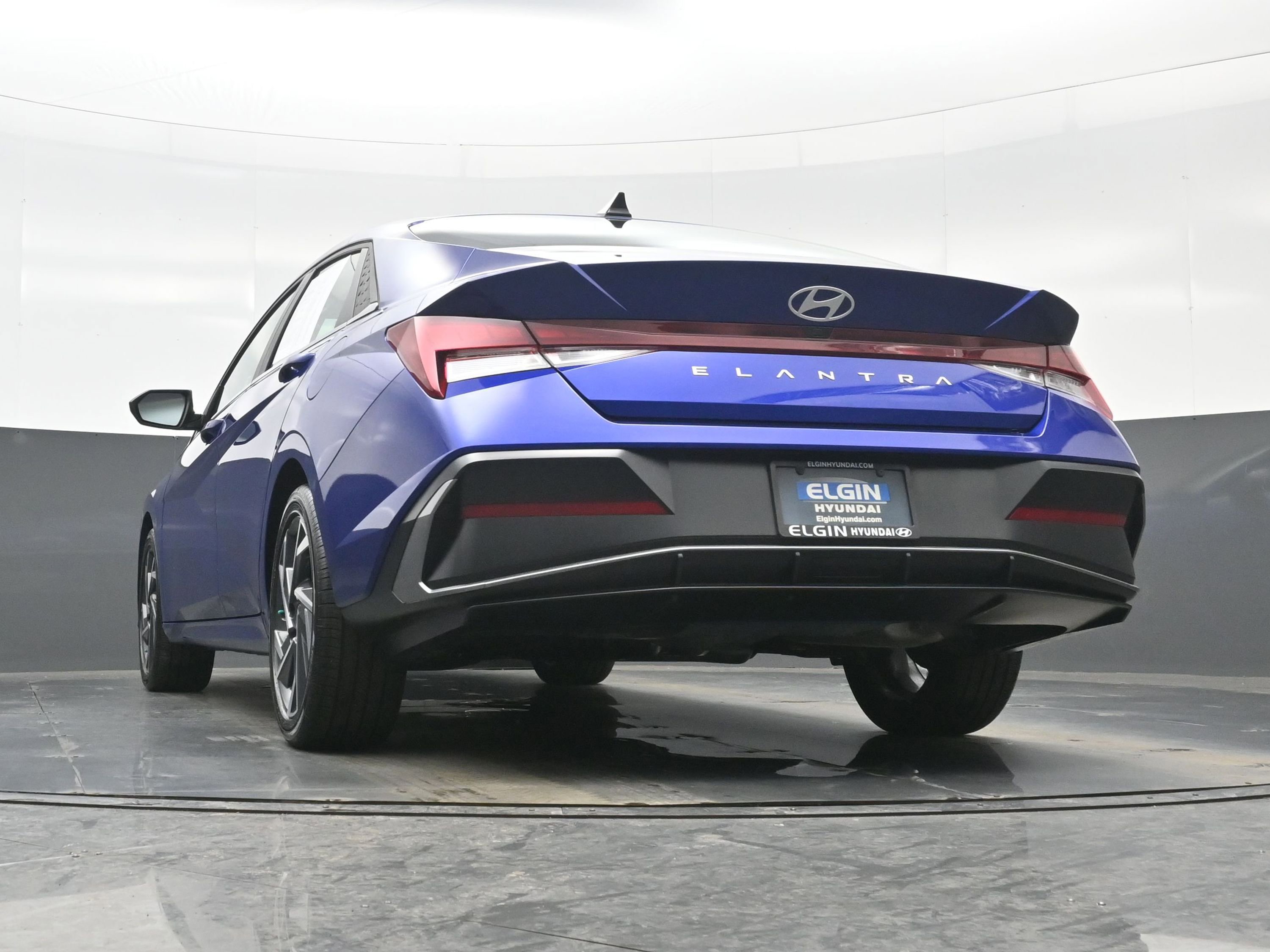 Certified 2025 Hyundai Elantra SEL image 29