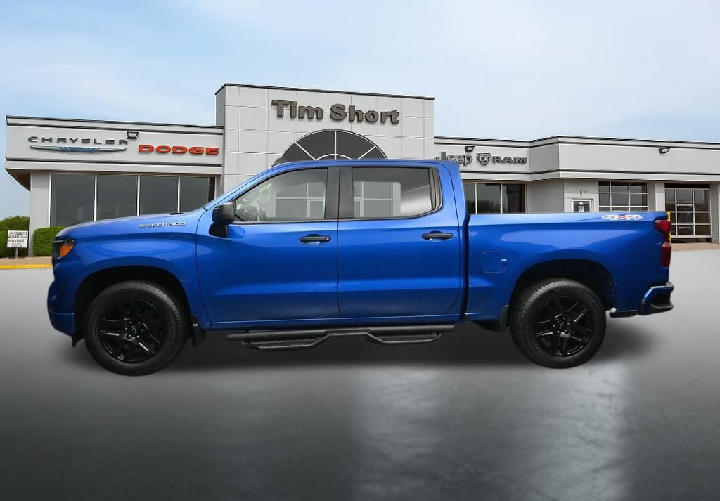 Used 2022 Chevrolet Silverado 1500 Custom AWD/4WD image 2