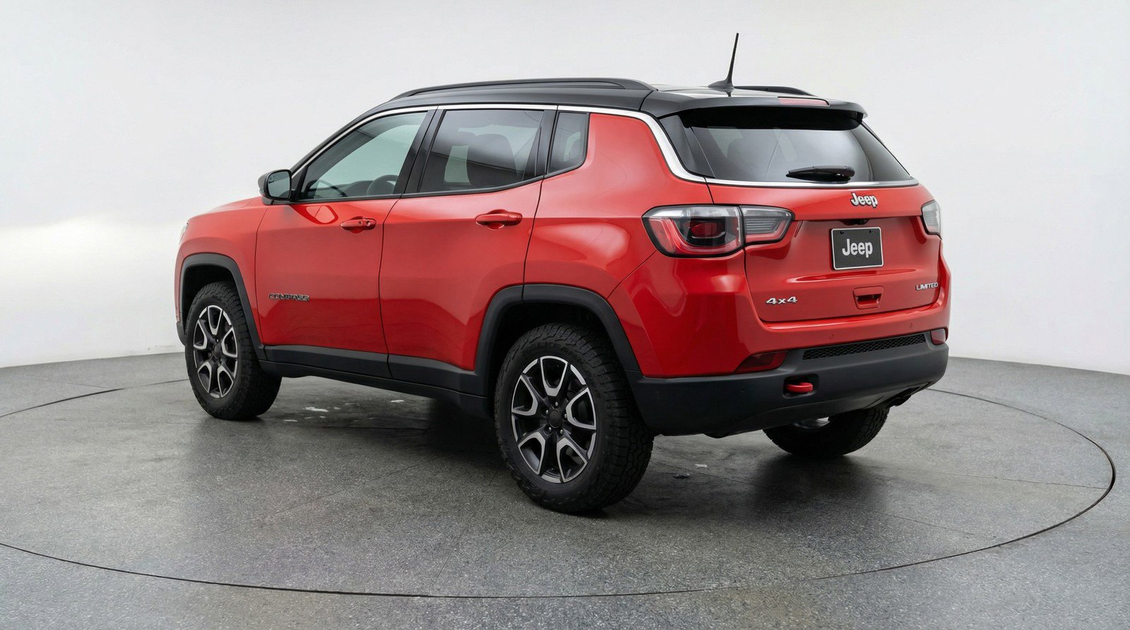 Used 2025 Jeep Compass Trailhawk image 6