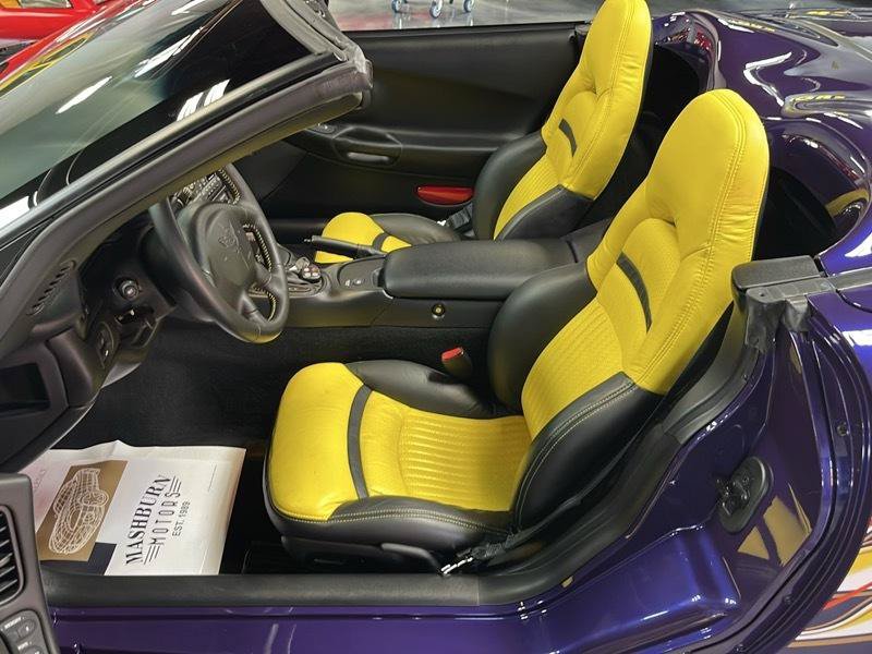 Used 1998 Chevrolet Corvette Convertible w/ Memory Pkg RWD image 32