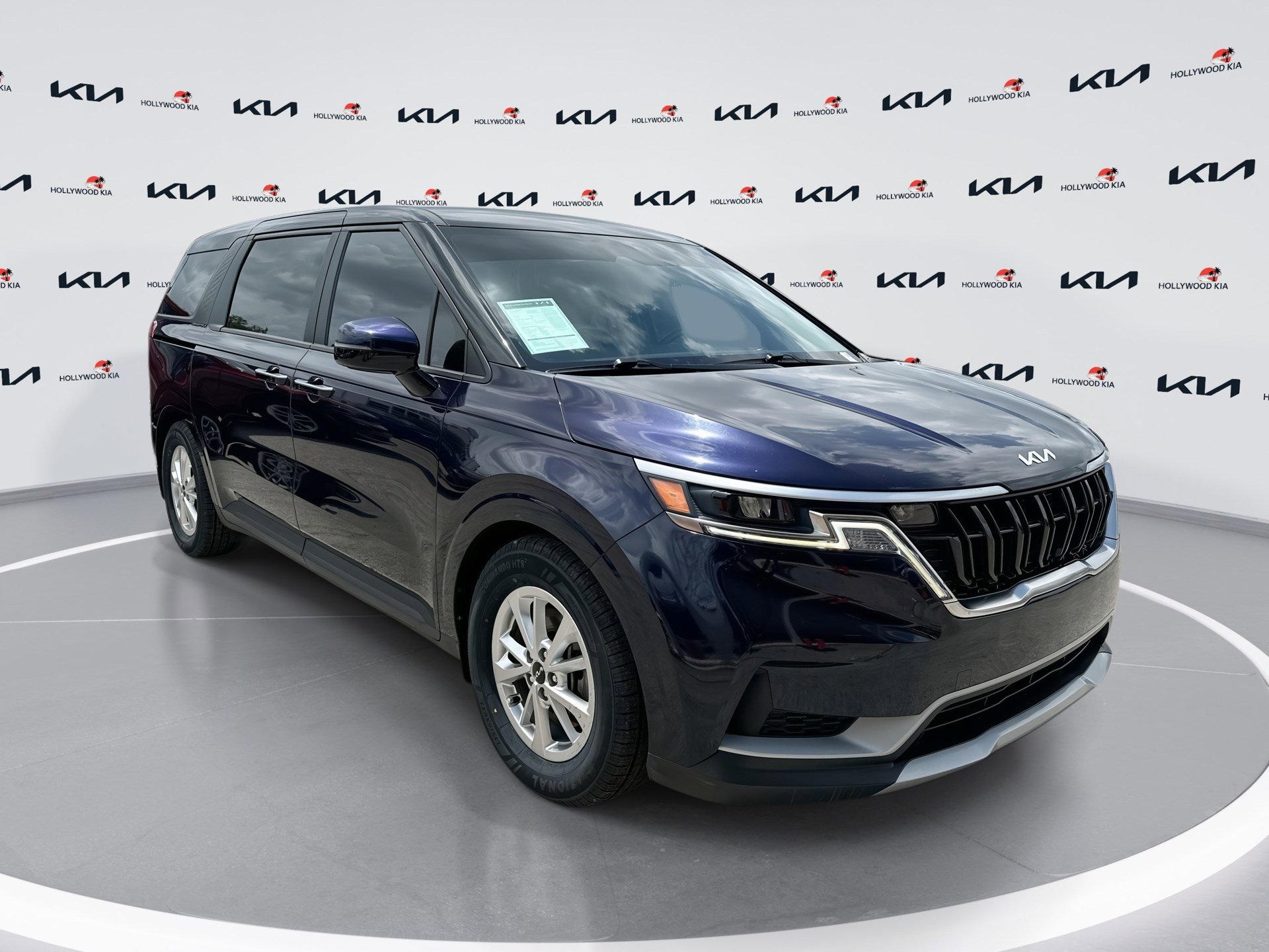 Used 2023 Kia Carnival LX w/ Paint Protection Package