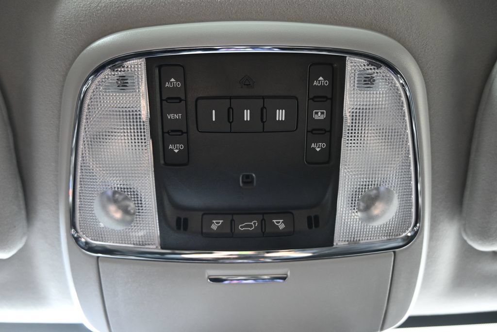 Used 2021 Jeep Grand Cherokee Summit AWD/4WD image 35