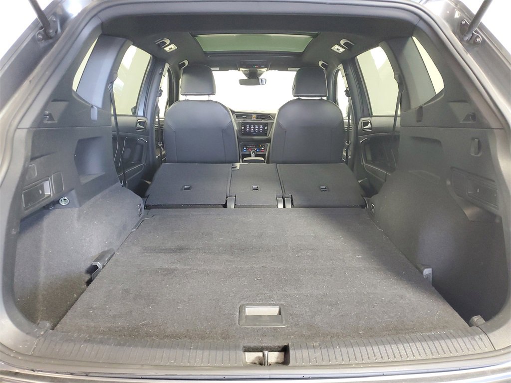 Used 2023 Volkswagen Tiguan SE R-Line image 27