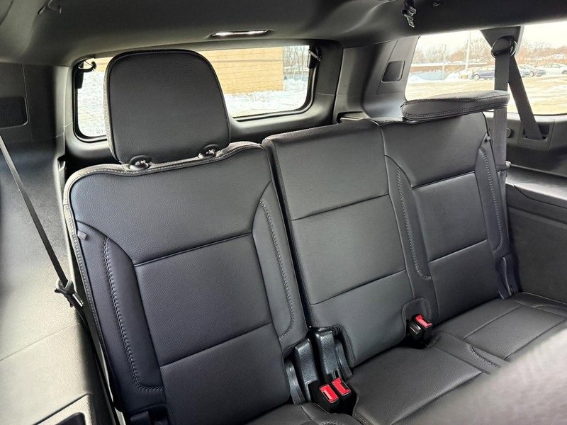 Used 2023 GMC Yukon XL Denali image 13