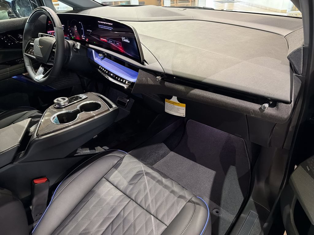 New 2026 Cadillac Optiq V w/ LPO, ONYX Package AWD/4WD image 8
