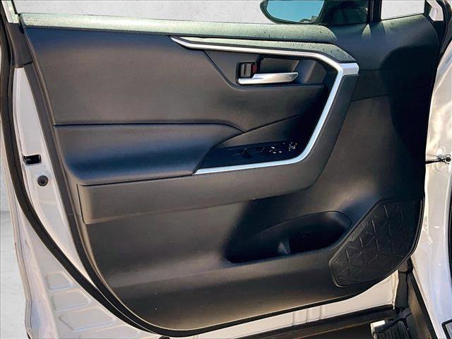 Used 2021 Toyota RAV4 XLE image 15