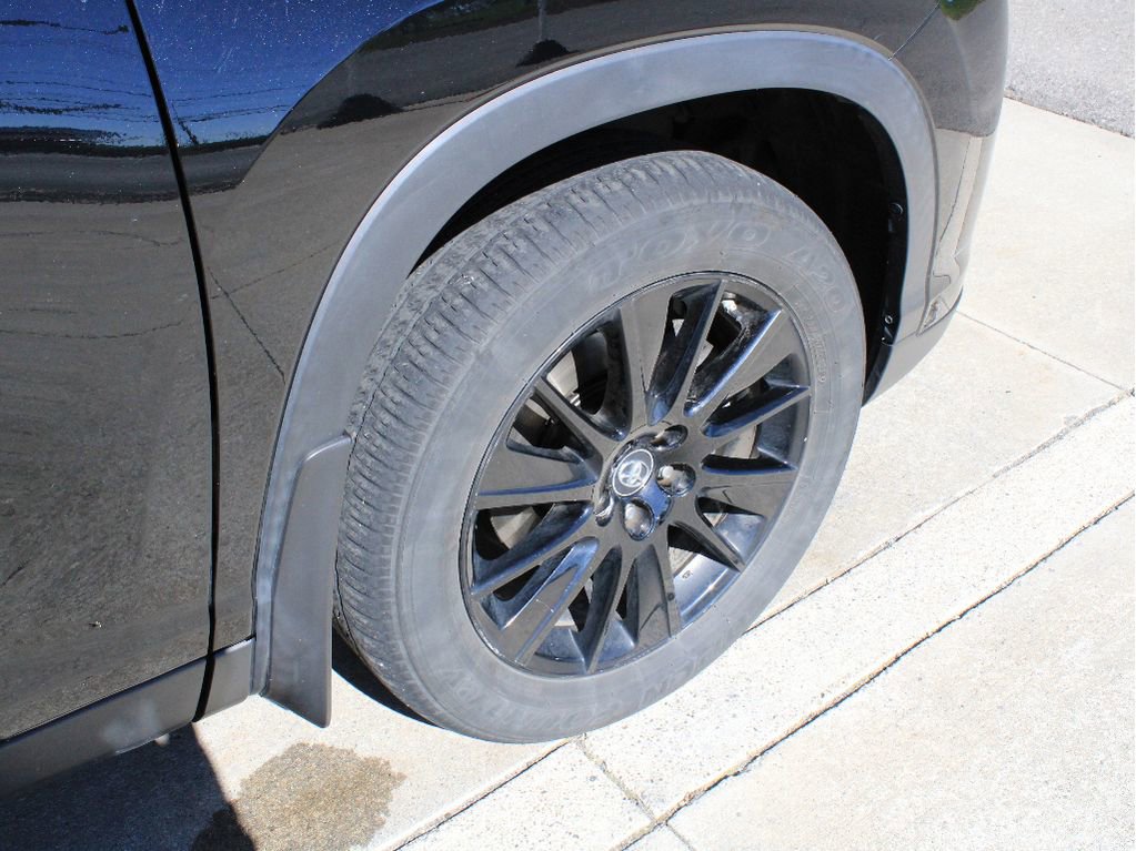 Used 2019 Toyota Highlander SE AWD/4WD image 11