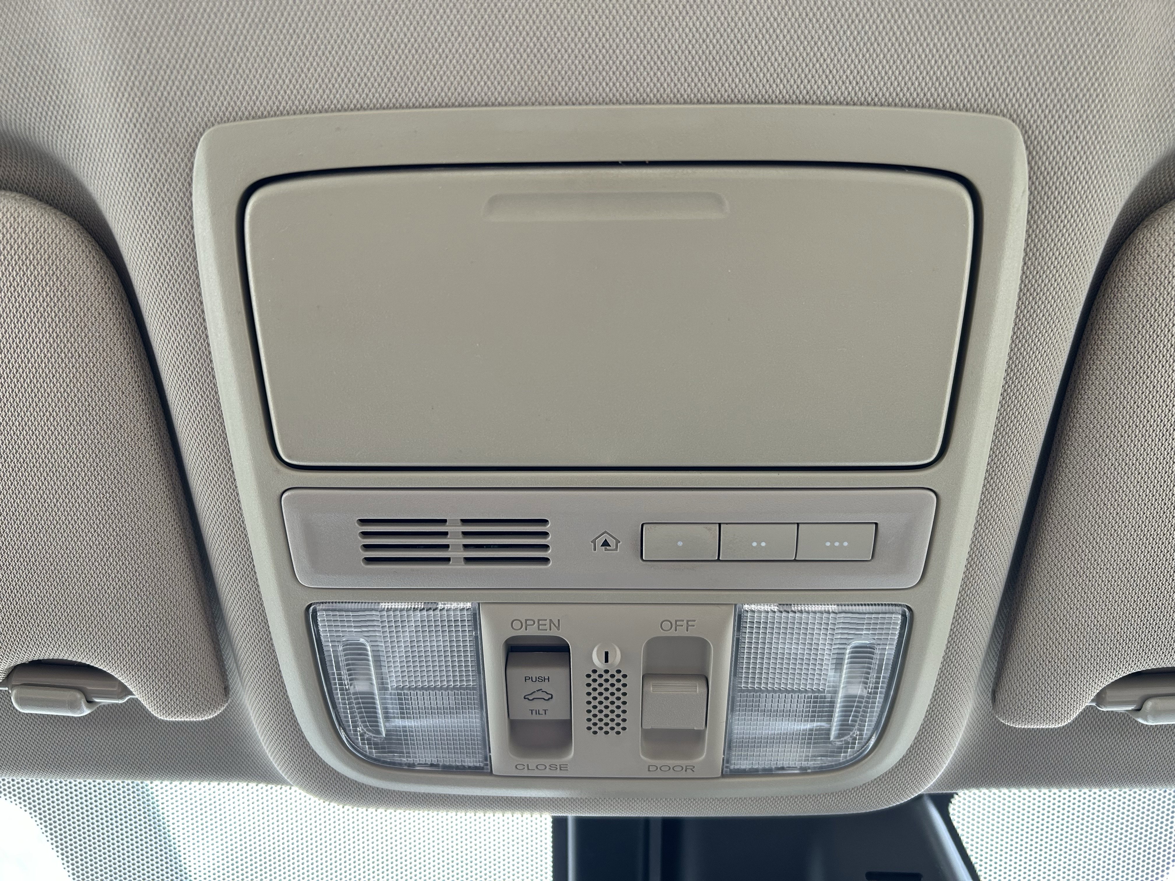 Used 2016 Honda Accord Touring image 35