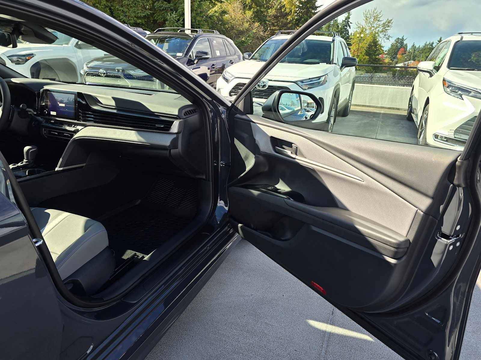 New 2026 Toyota Camry SE image 10