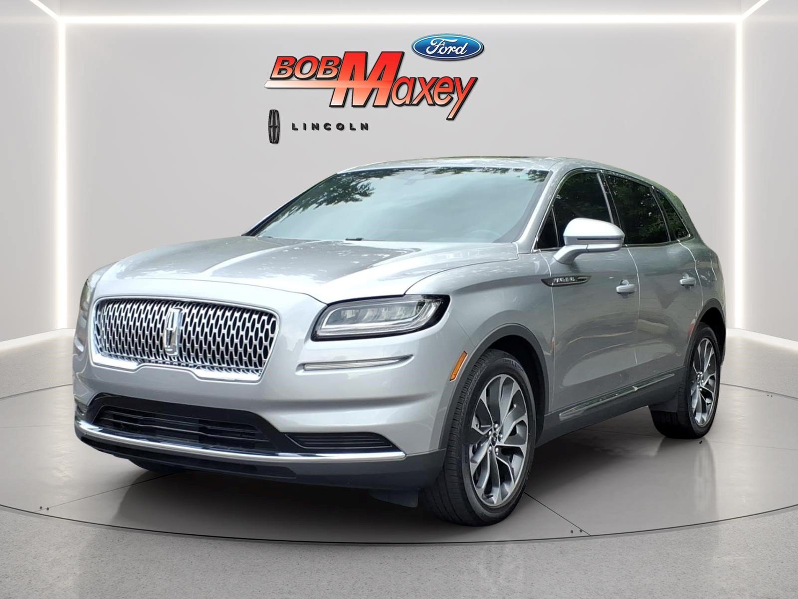 Used 2023 Lincoln Nautilus Reserve AWD/4WD image 1