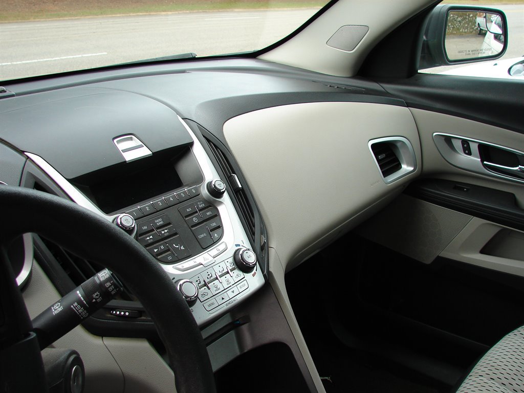 Used 2013 Chevrolet Equinox LS image 7