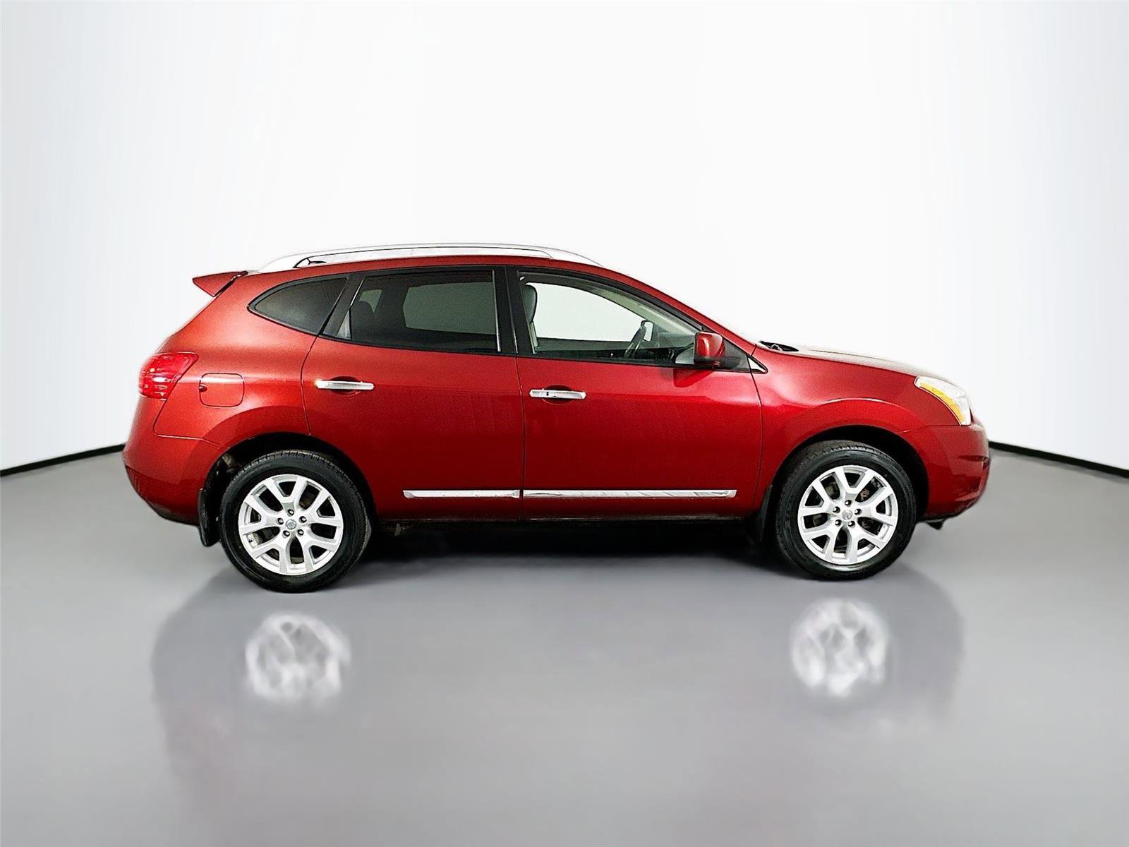 Used 2011 Nissan Rogue SV w/ SL Pkg image 8