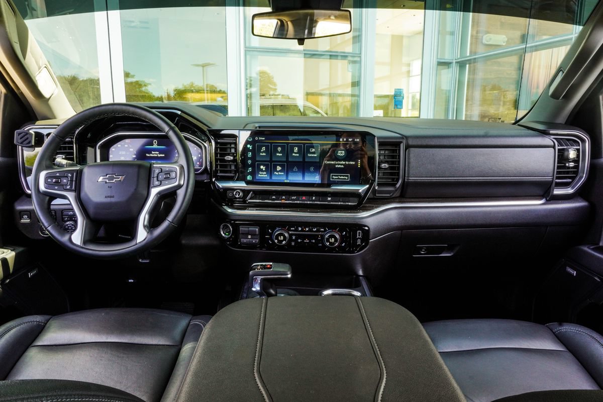 Used 2024 Chevrolet Silverado 1500 RST w/ All Star Edition Plus AWD/4WD image 5
