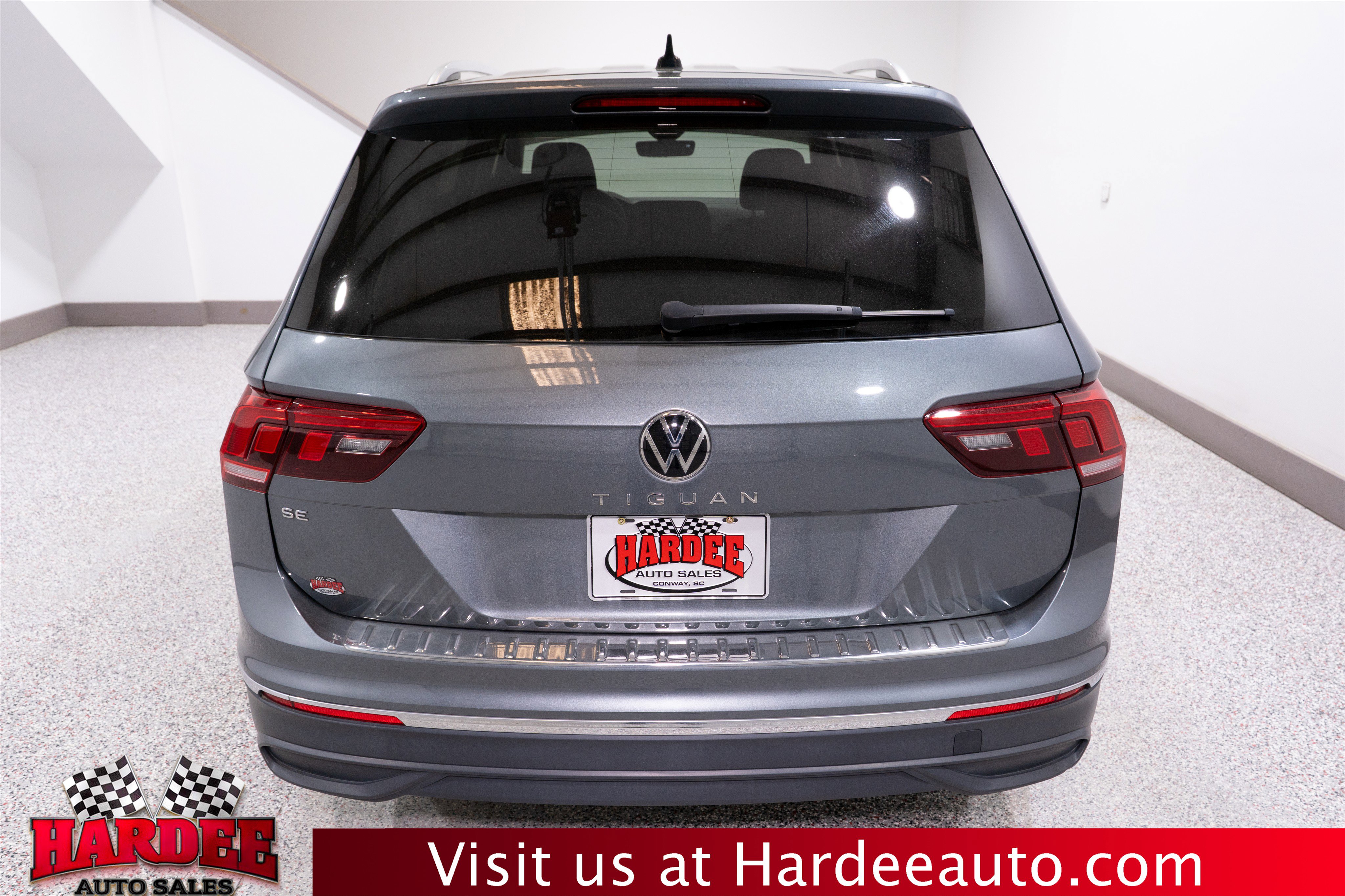 Used 2023 Volkswagen Tiguan SE image 4