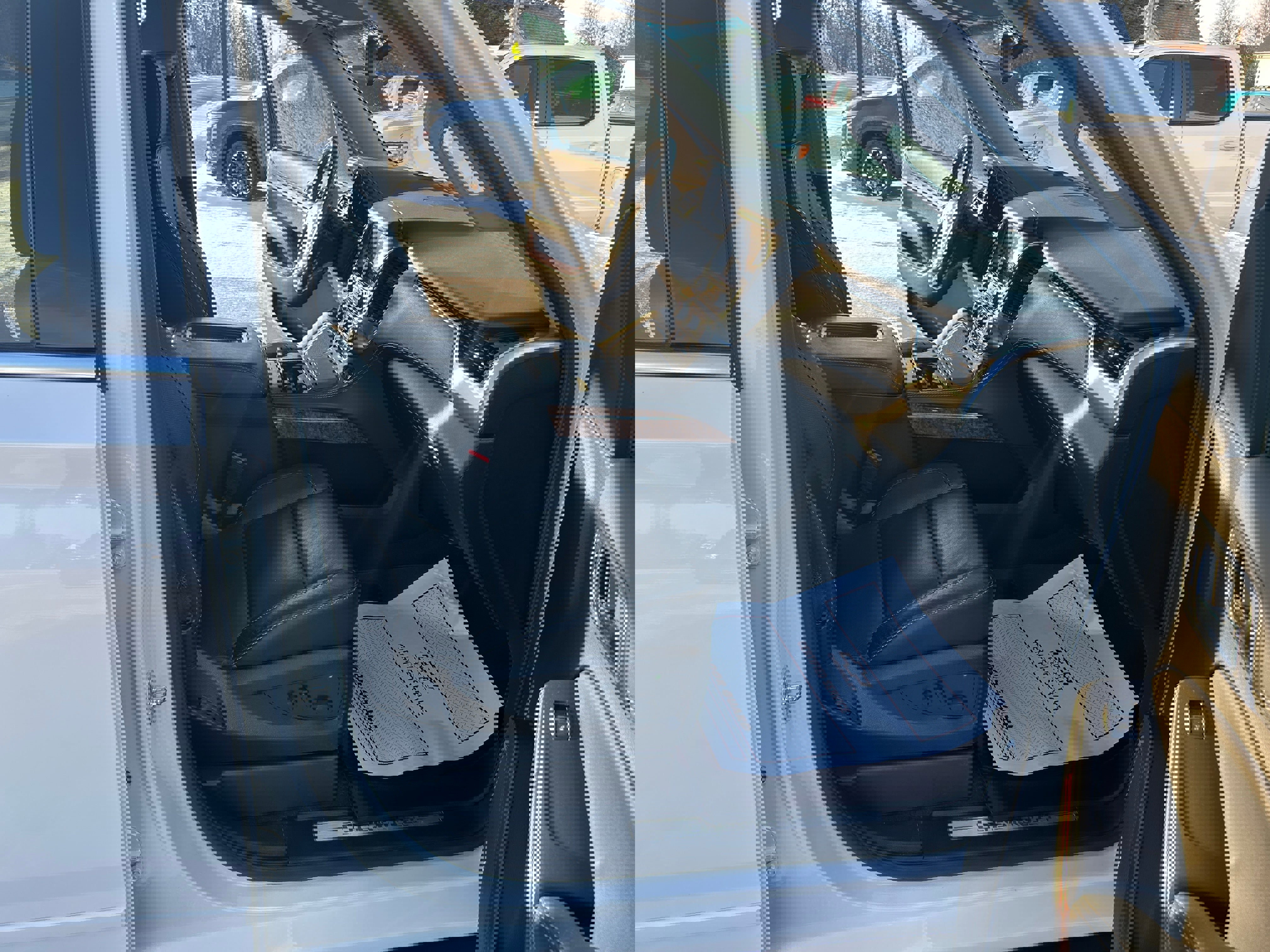 Used 2020 Chevrolet Suburban Premier image 28