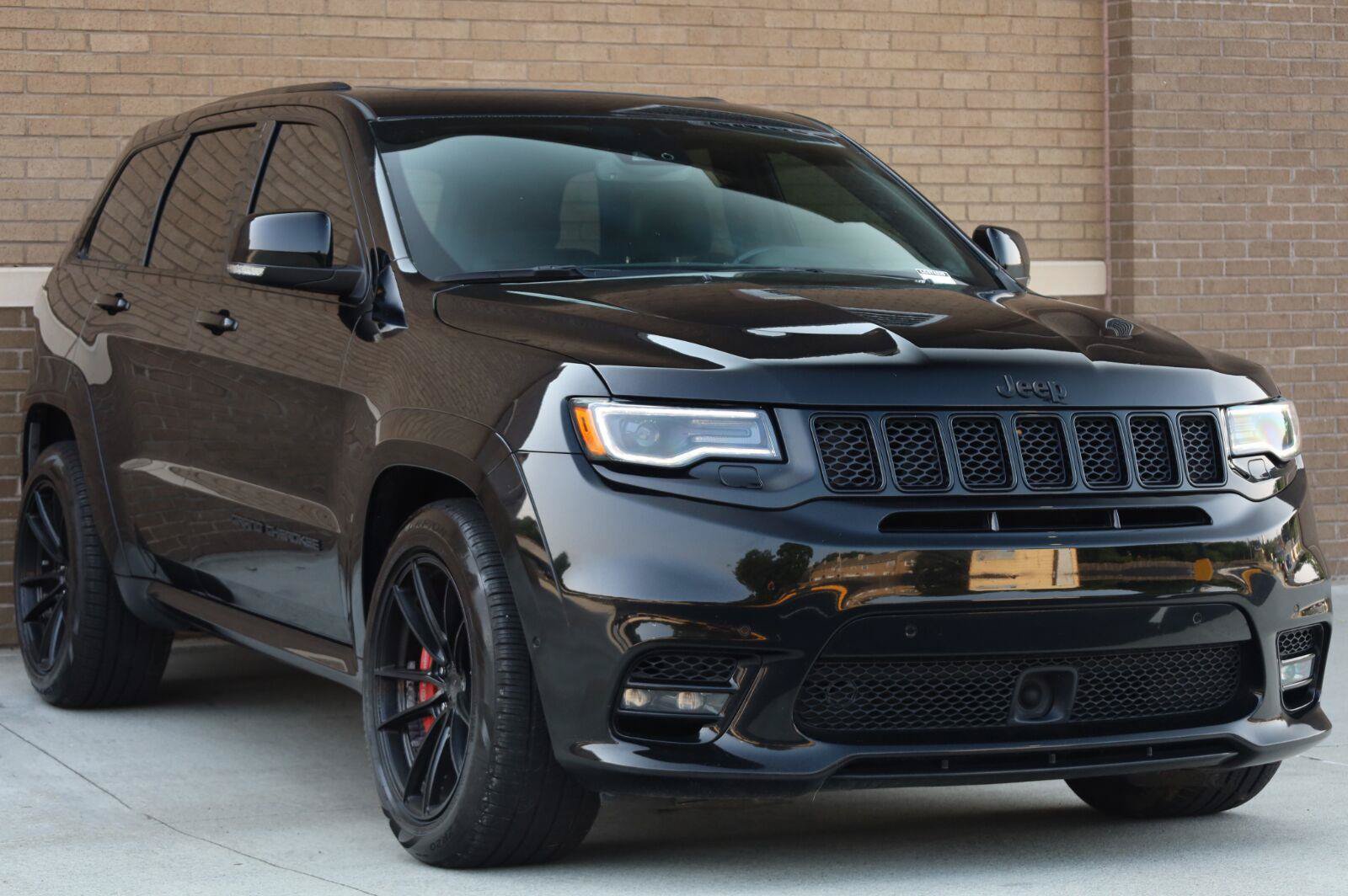 Used 2020 Jeep Grand Cherokee SRT AWD/4WD image 4