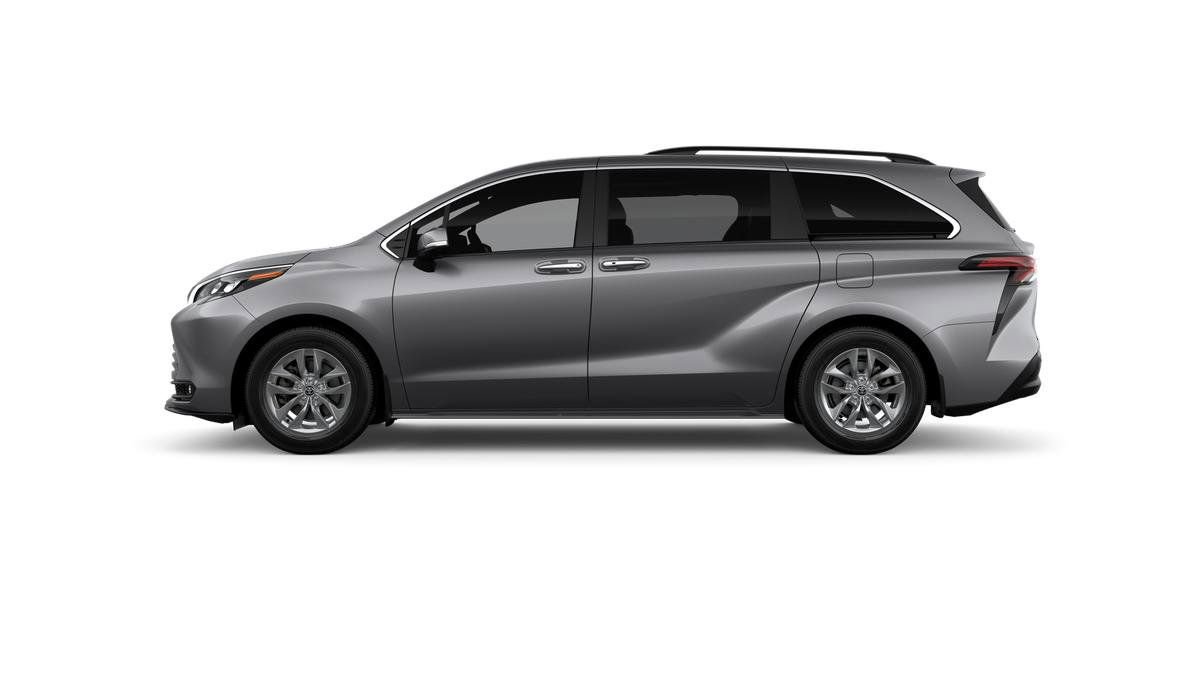 New 2026 Toyota Sienna XLE image 4