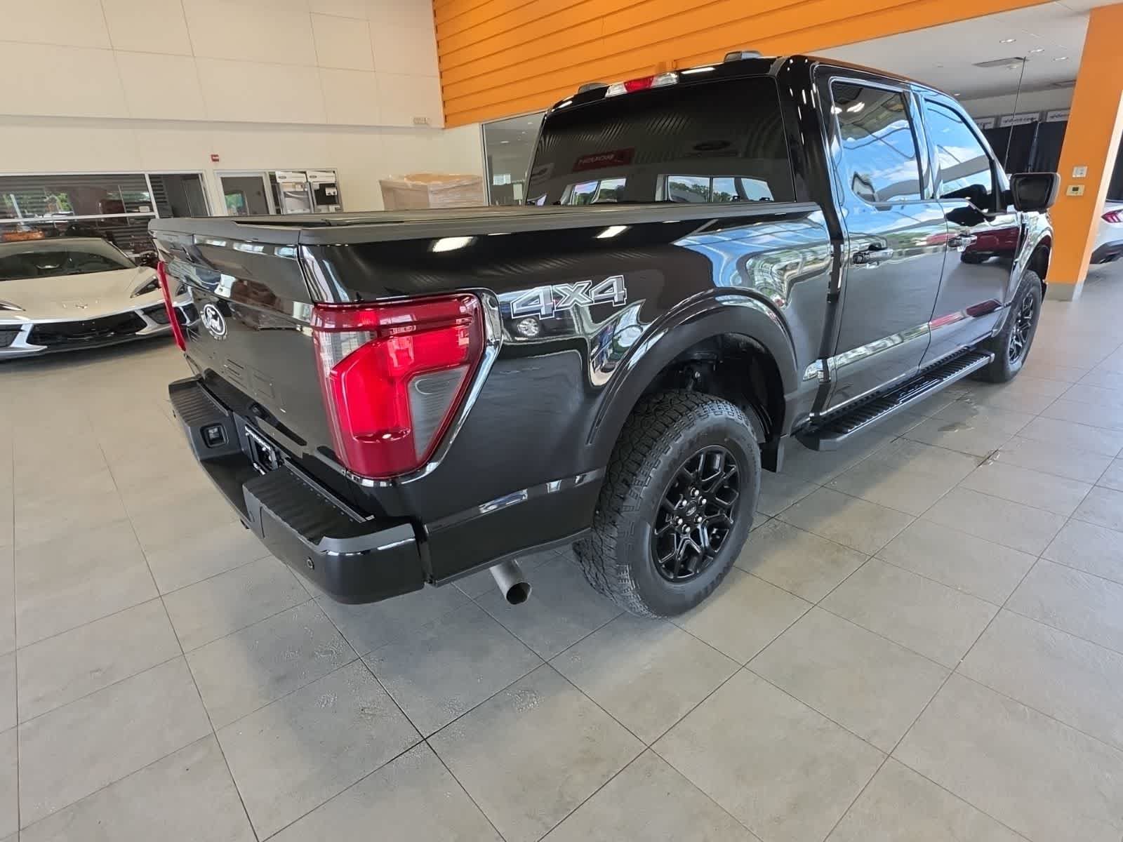 Used 2024 Ford F150 XLT w/ XLT Black Appearance Package AWD/4WD image 9