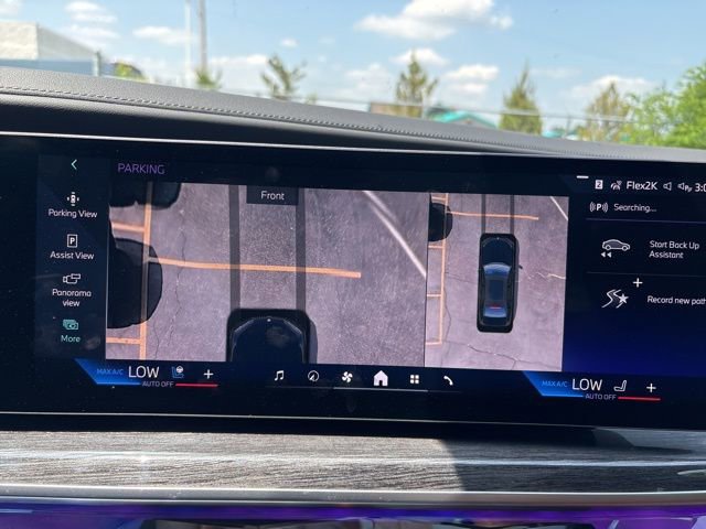 Used 2025 BMW 750e xDrive image 41